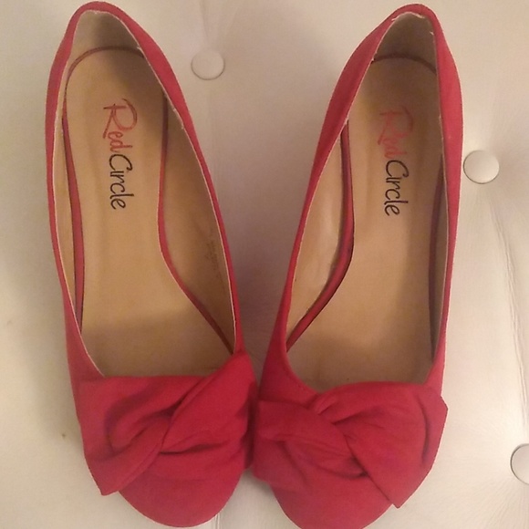 Red Circle Footwear Shoes - Retro Red Circle Wedges